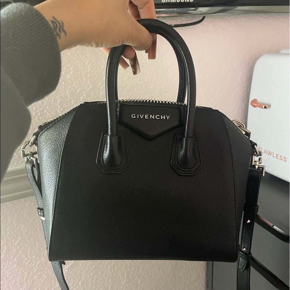 Givenchy mini Antigona bag in grained leather